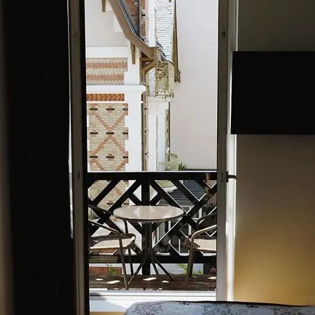 Maison Decoret - Relais & Chateaux Hotel 4*